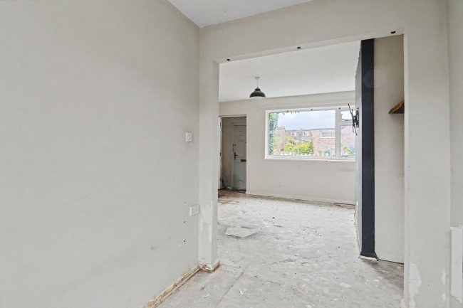 35 Park View, Crewkerne, Somerset, TA18 8HS 4
