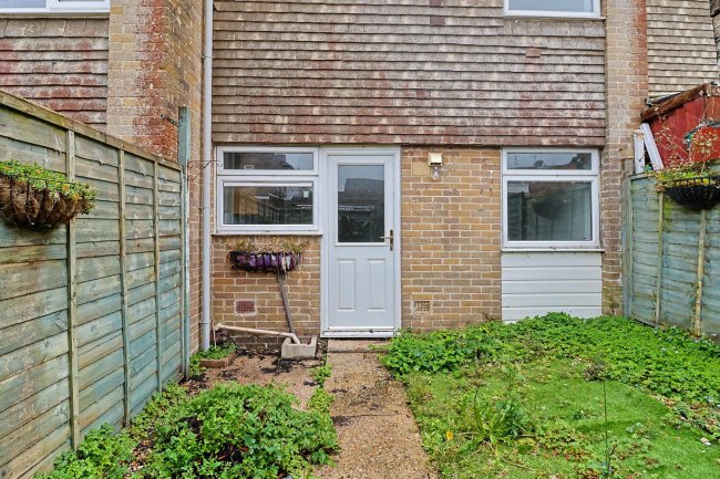 35 Park View, Crewkerne, Somerset, TA18 8HS 4