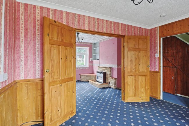 103 Marl Close, Yeovil, BA21 3NF 1