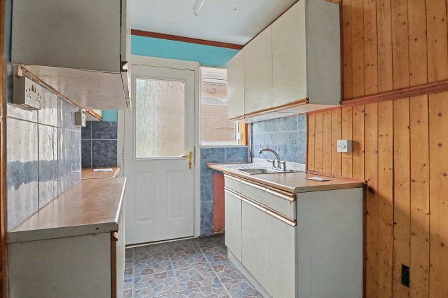 103 Marl Close, Yeovil, BA21 3NF 1