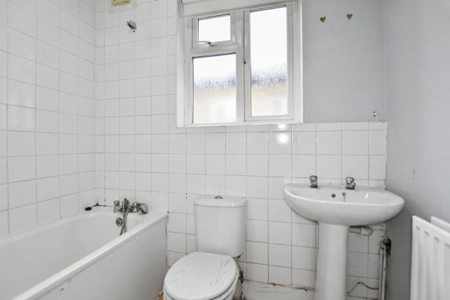 Flat B, 73 Effingham Road, Lee, London, SE12 8NT 10