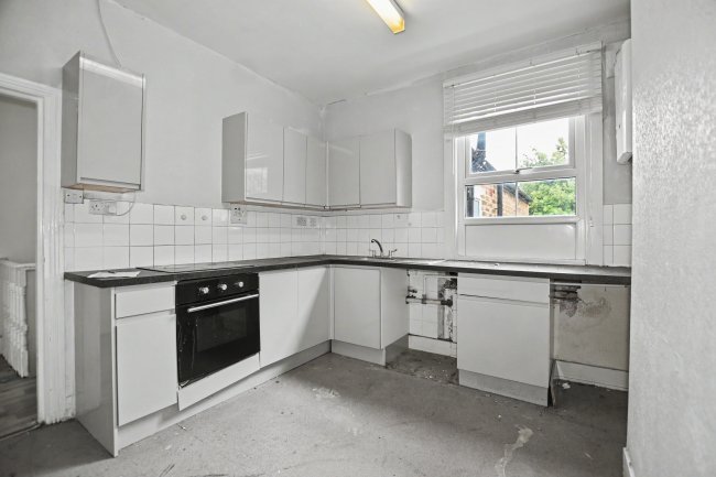 Flat B, 73 Effingham Road, Lee, London, SE12 8NT 10
