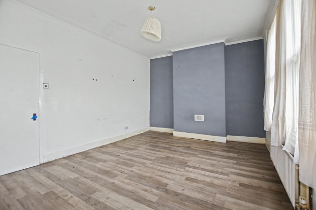 Flat B, 73 Effingham Road, Lee, London, SE12 8NT 10