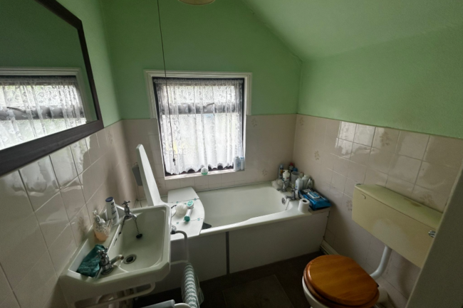 38 Spring Gardens, Leicester, Leicestershire, LE9 4DX 3