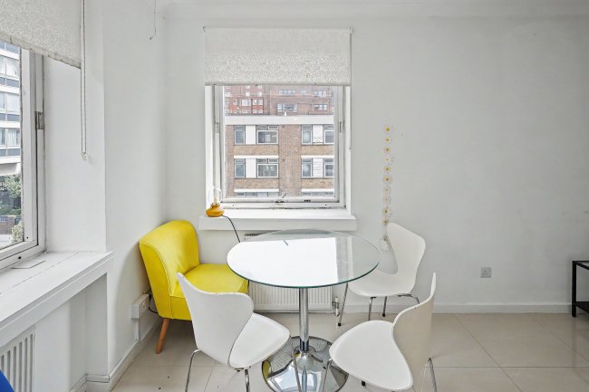 Flat 14, Coniston Court, Kendal Street, St George Fields, Paddington, London, W2 2AN 2