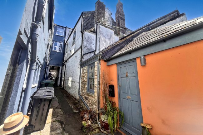 50-52 Fore Street, Kingsbridge, Devon, TQ7 1NY 4