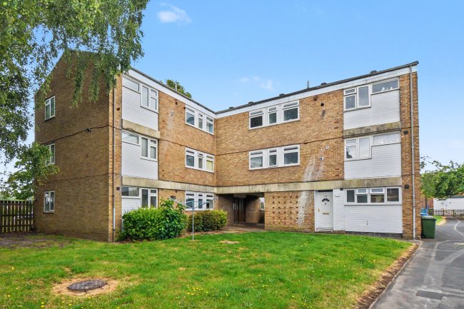 153 Holbeck, Bracknell, Berkshire, RG12 8XG 2