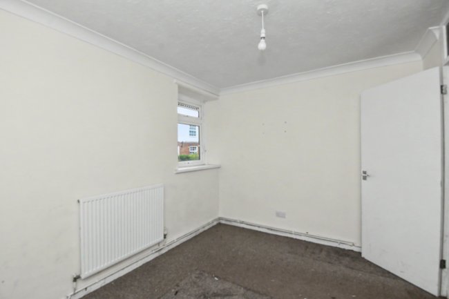 153 Holbeck, Bracknell, Berkshire, RG12 8XG 2