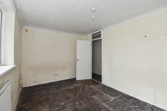 153 Holbeck, Bracknell, Berkshire, RG12 8XG 2
