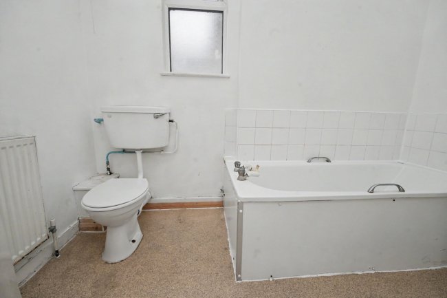 First Floor Flat, 73 Ling Road, London E16 4AW 1