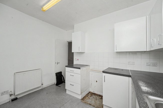 First Floor Flat, 73 Ling Road, London E16 4AW 1
