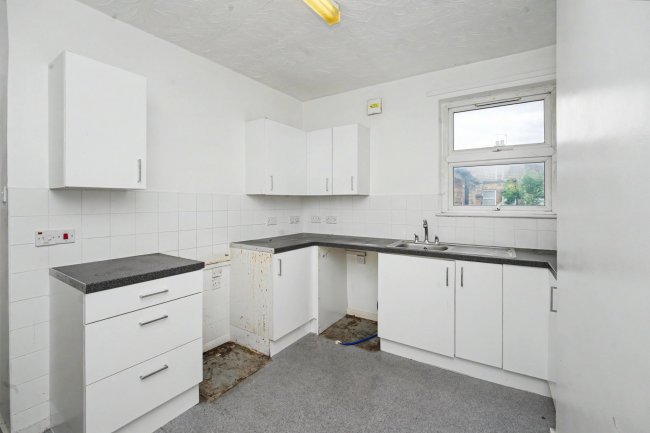 First Floor Flat, 73 Ling Road, London E16 4AW 1