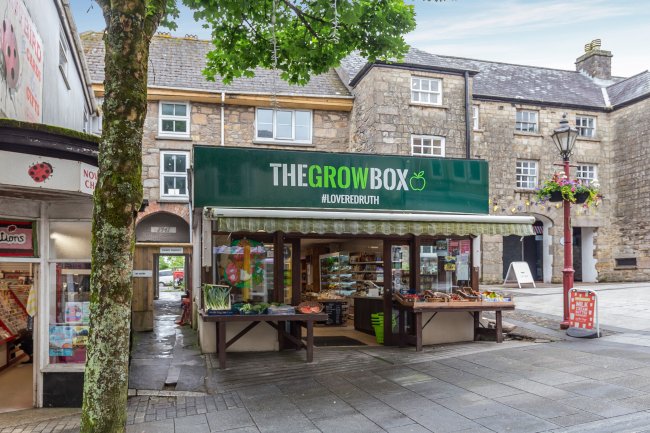 19 Fore Street, Redruth, Cornwall, TR15 2BD 6