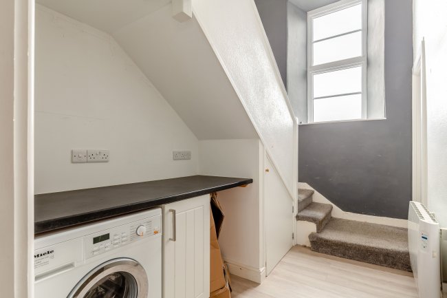 19 Fore Street, Redruth, Cornwall, TR15 2BD 6