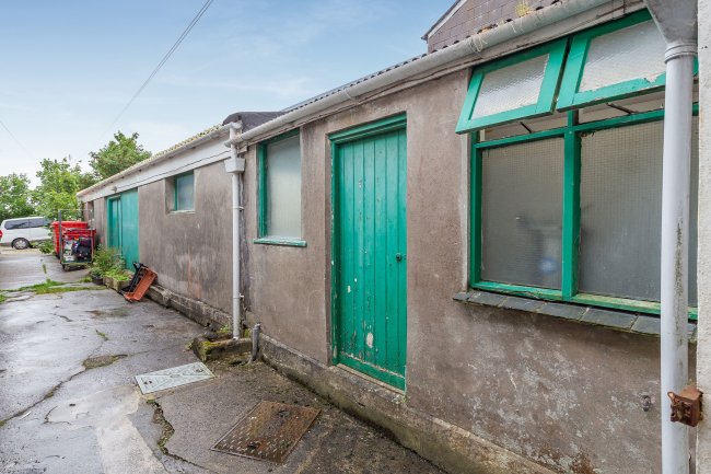 19 Fore Street, Redruth, Cornwall, TR15 2BD 6