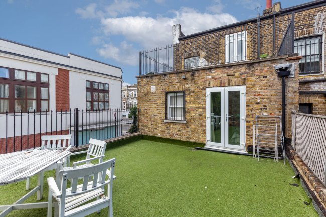 415 North End Road, London SW6 1NS 7