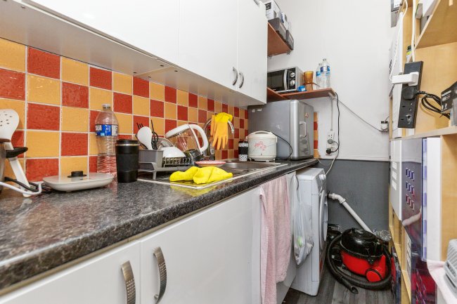 415 North End Road, London SW6 1NS 7
