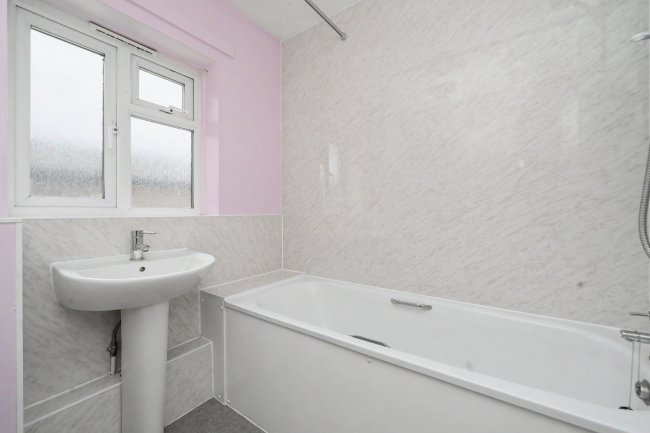 Flat 39, Loweswater Gardens, Pinewood Village, Bordon, GU35 0NT 4