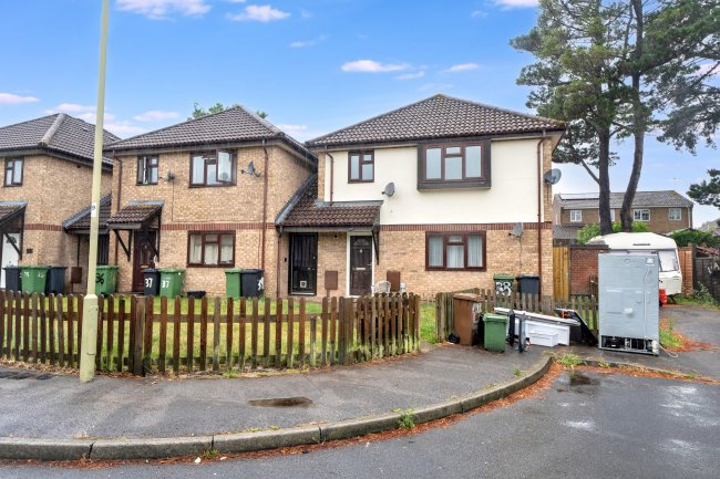 Flat 39, Loweswater Gardens, Pinewood Village, Bordon, GU35 0NT 4