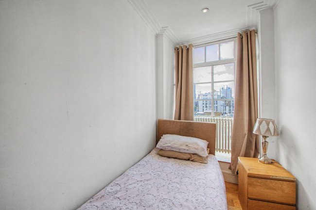 Flat 97 Forset Court, Edgware Road, Paddington, London, W2 2RF 5