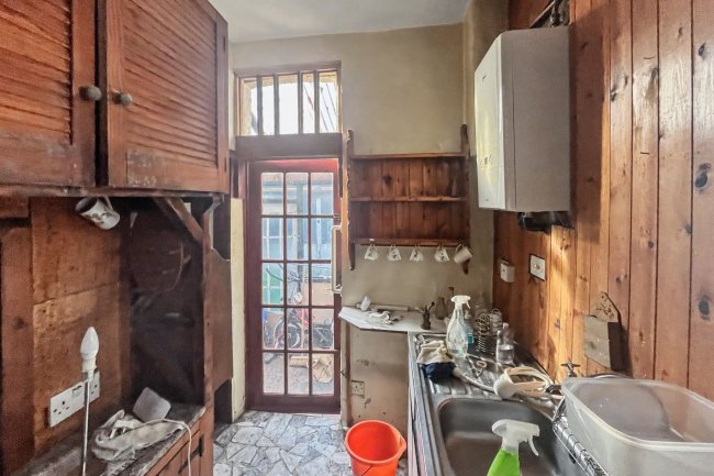 595 Kingston Road, Raynes Park, London, SW20 8SA 10