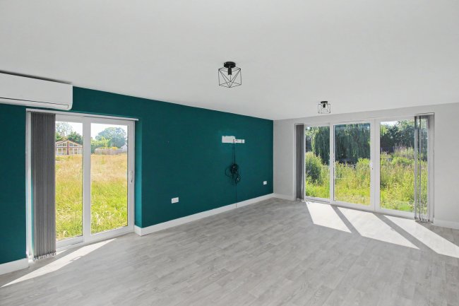 Lakeside Lodge, Carr Lane, Healing, Grimsby, DN41 7QR 5