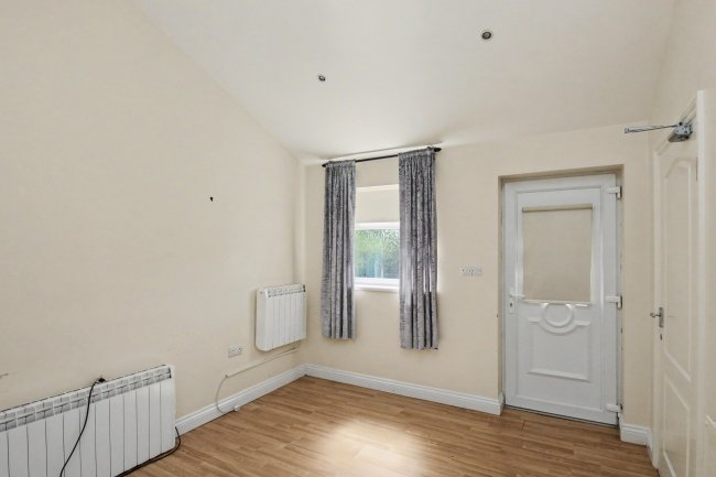 Lakeside Lodge, Carr Lane, Healing, Grimsby, DN41 7QR 5