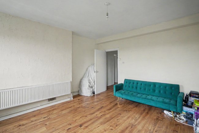 Flat 25, Maskall Close, High Trees, Tulse Hill, London, SW2 3PH 4