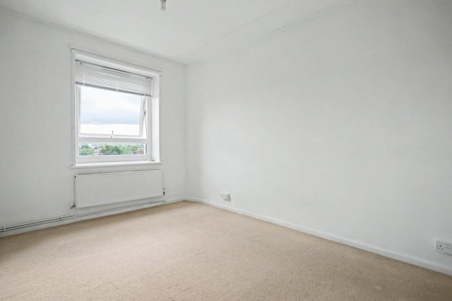 Flat 25, Maskall Close, High Trees, Tulse Hill, London, SW2 3PH 4