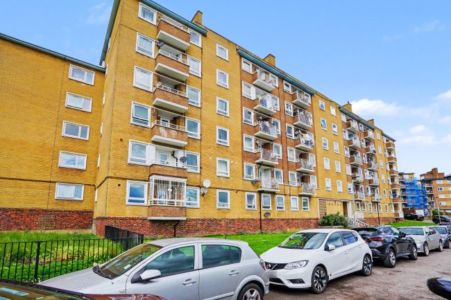 Flat 25, Maskall Close, High Trees, Tulse Hill, London, SW2 3PH 4