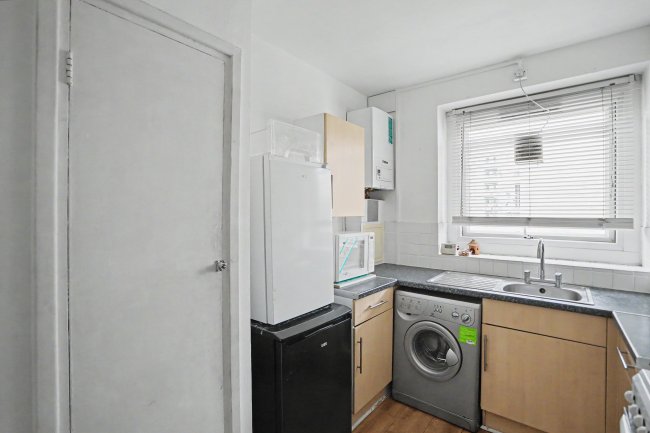 Flat 25, Maskall Close, High Trees, Tulse Hill, London, SW2 3PH 4