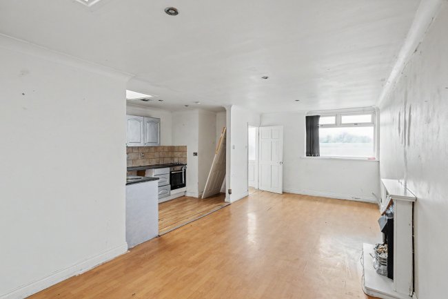 69 Saltersgill Avenue, Middlesbrough, North Yorkshire, TS4 3JT 10