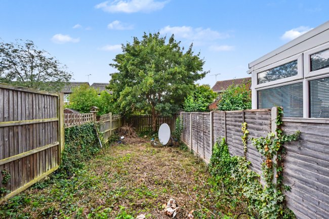 4 Chattisham Close, Stowmarket, Suffolk, IP14 2RE 5