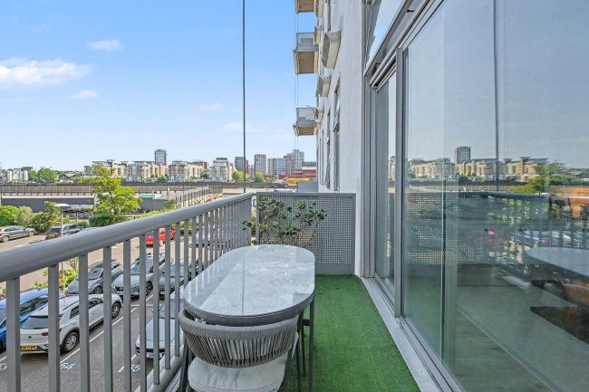Flat 14, The Piper Building, Peterborough Road, Fulham, London SW6 3EF 3