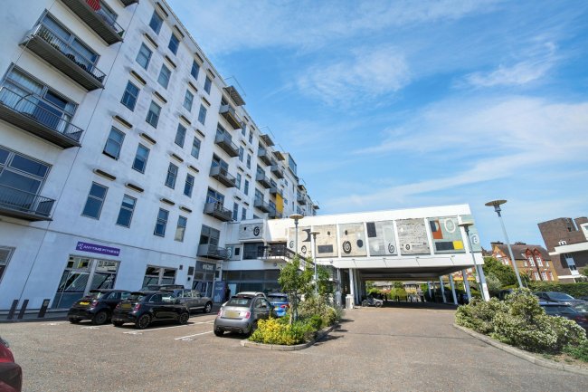 Flat 14, The Piper Building, Peterborough Road, Fulham, London SW6 3EF 3