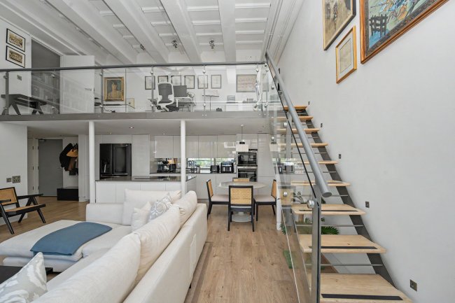 Flat 14, The Piper Building, Peterborough Road, Fulham, London SW6 3EF 3