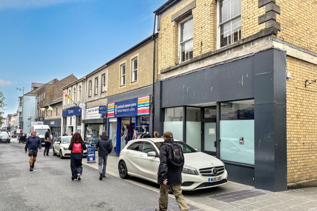 11 Pool Street, Caernarfon LL55 2AD 8