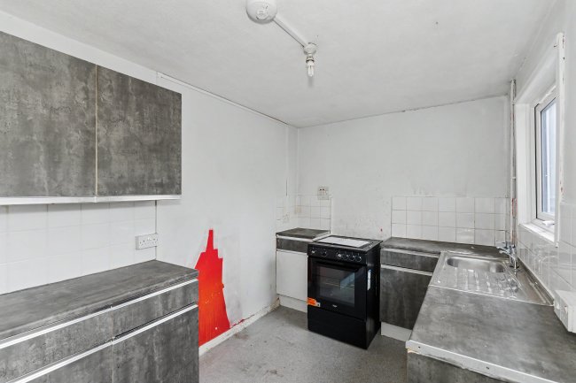 42 Albert Road, Bletchley, MK2 2UQ 2