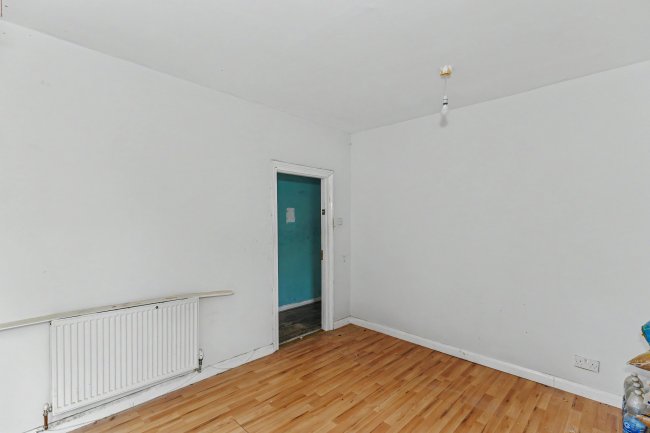 42 Albert Road, Bletchley, MK2 2UQ 2