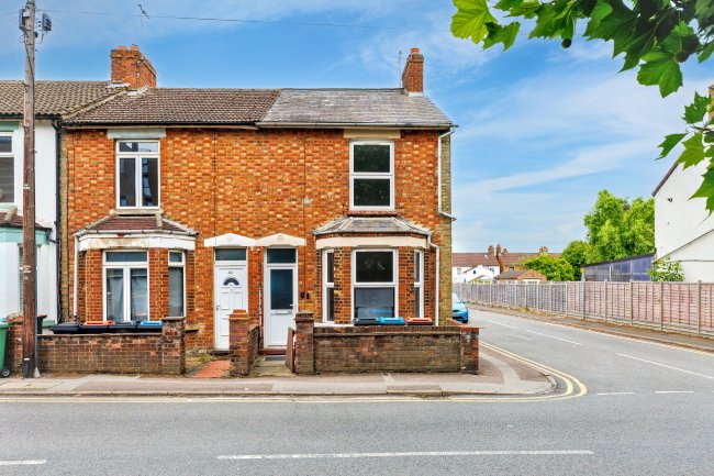 42 Albert Road, Bletchley, MK2 2UQ 2