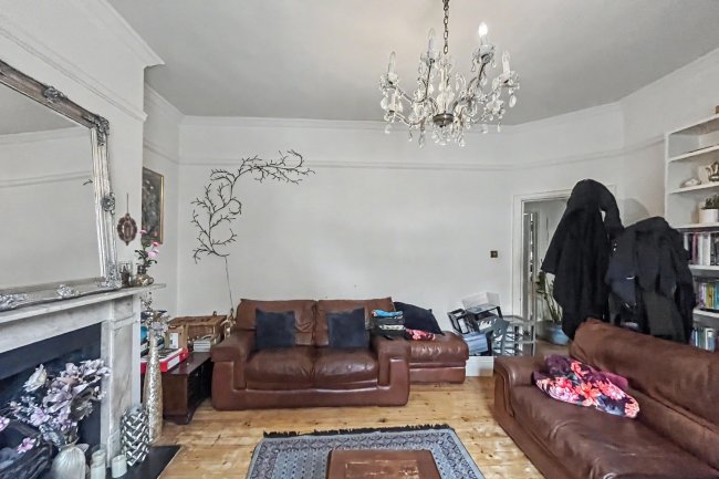 8 Clavering Avenue, Barnes, London, SW13 8DY 2