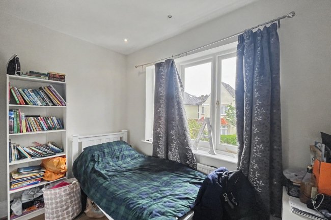 8 Clavering Avenue, Barnes, London, SW13 8DY 2