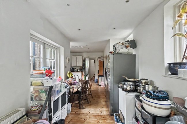 8 Clavering Avenue, Barnes, London, SW13 8DY 2