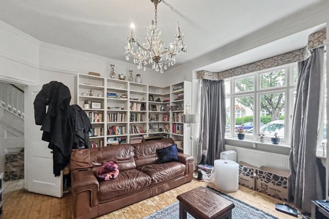 8 Clavering Avenue, Barnes, London, SW13 8DY 2