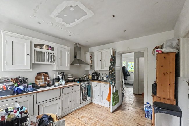 8 Clavering Avenue, Barnes, London, SW13 8DY 2