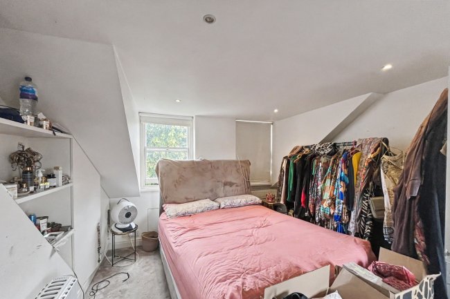8 Clavering Avenue, Barnes, London, SW13 8DY 2
