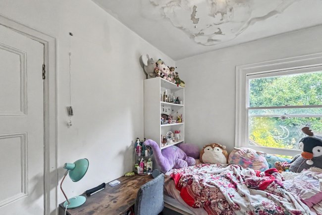 8 Clavering Avenue, Barnes, London, SW13 8DY 2