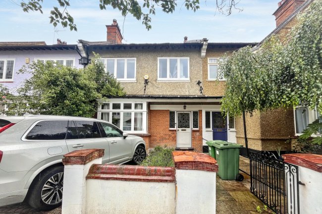 8 Clavering Avenue, Barnes, London, SW13 8DY 2