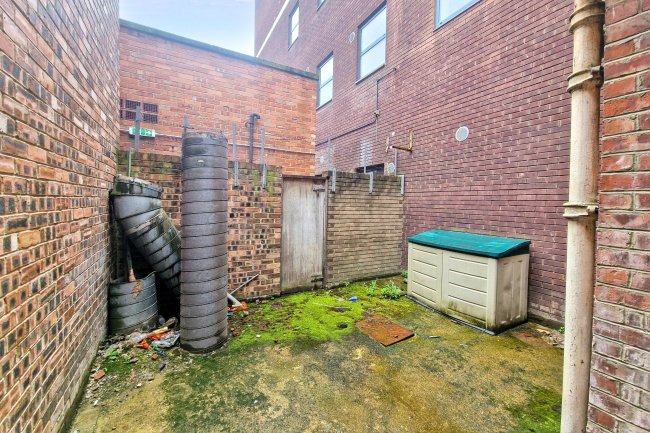 39 Albert Road, Middlesbrough, North Yorkshire TS1 1NS 4
