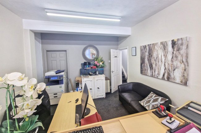 39 Albert Road, Middlesbrough, North Yorkshire TS1 1NS 4